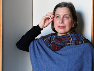 Noble Wilde Poncho/Cape aus Merino Possum Hellblau