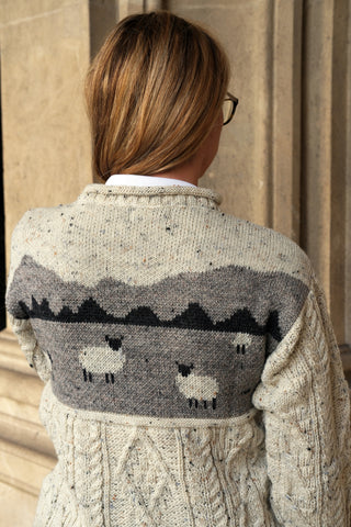 NEU Pullover Schafe in Bergen Aran Zopfstrick