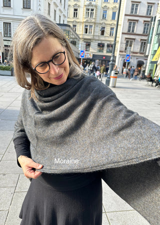 Noble Wilde Poncho/Cape aus Merino Possum Moraine