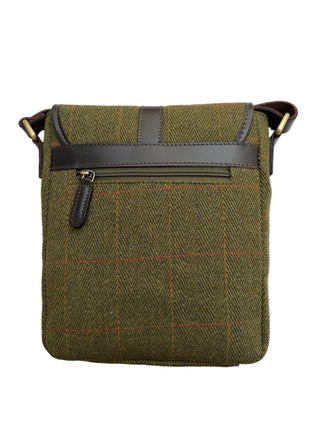 Die Messenger Bag ist von hinten zu sehen: dort befindet sich ein kleines Reißverschlussfach.